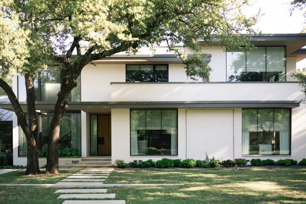 SmithArc Architects + Design and interior designer Wendy Konradi transformed the 1950s ranch-style home in Greenway Parks. (Photo by Addison Jones)