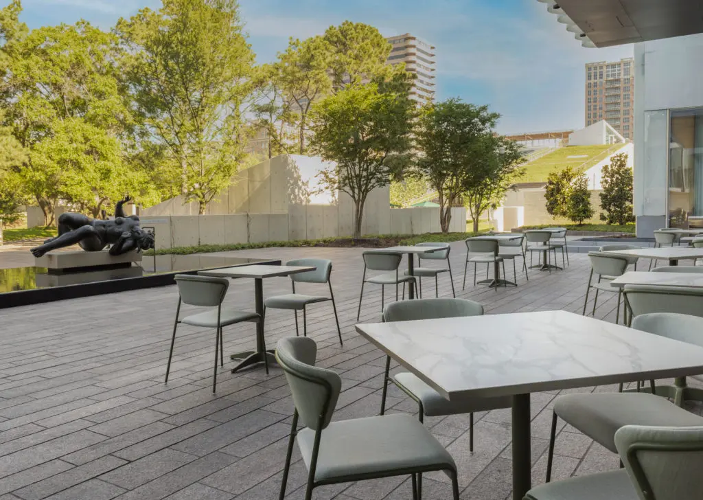 Patio dining at Le Jardinier at the Museum of Fine Arts, Houston (Photo by Claudia Casbarian)