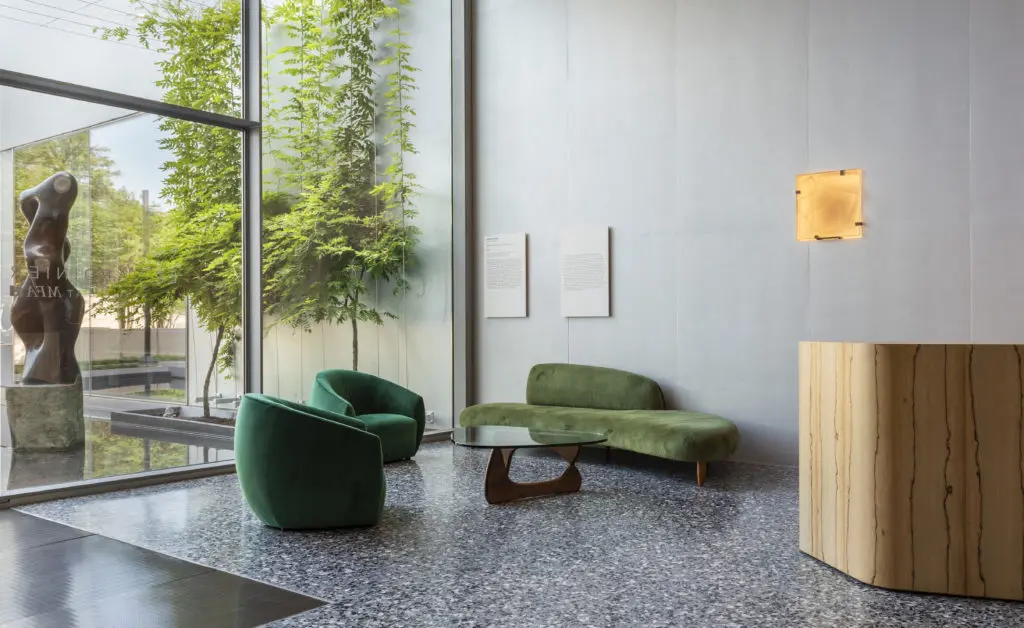 The sleek foyer to Le Jardinier at the Museum of Fine Arts, Houston (Photo by Claudia Casbarian)