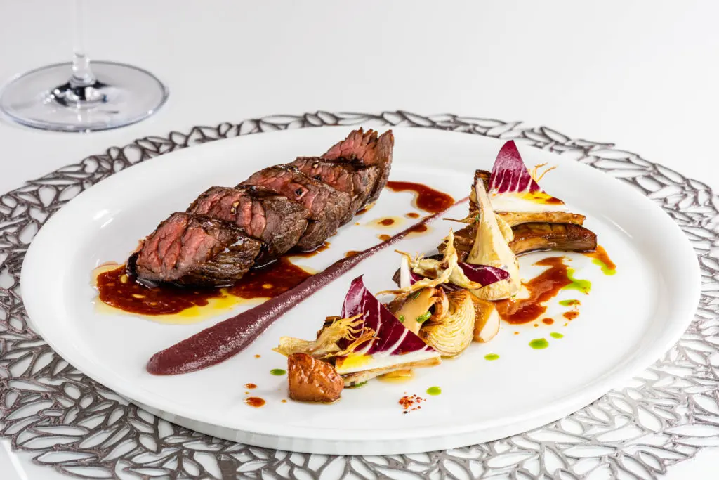 Le Jardinier's Grilled Bavette Au Jus (Photo by Ricardo Mejia)