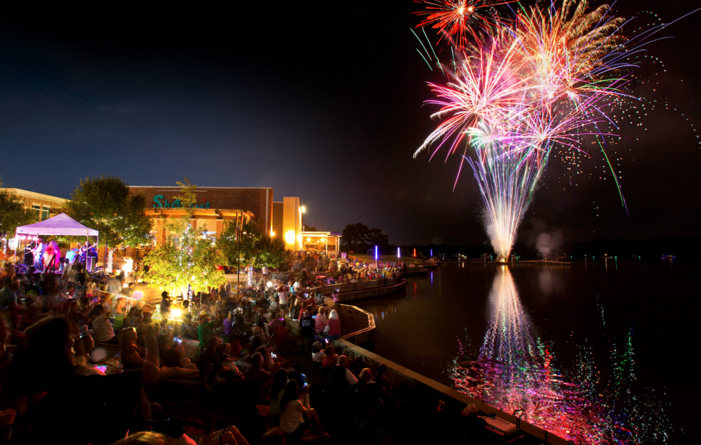 The Fourth of July Concert and Fireworks Spectacular returns to Kings Harbor after a Covid-hiatus.