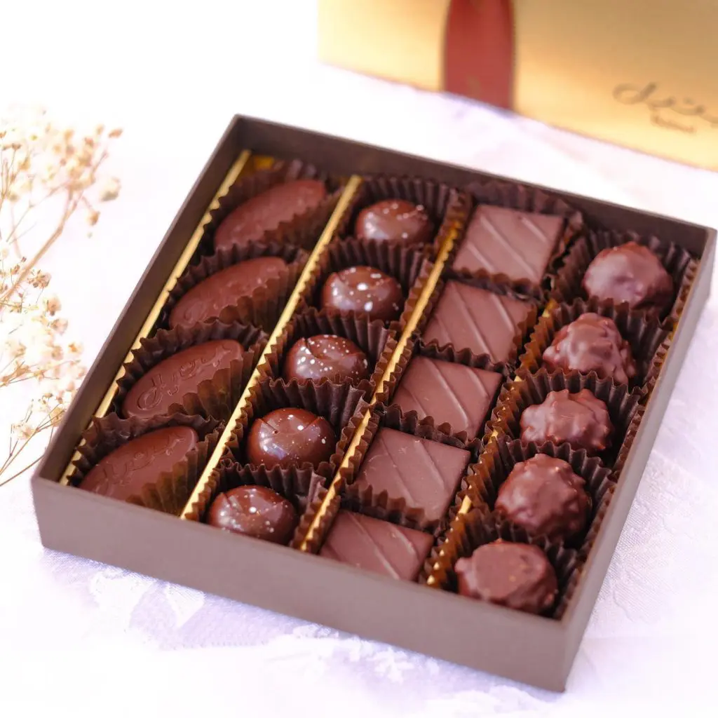 Bateel offers seven types of plain dates, varying in sweetness, color, texture and firmness and 19 varieties of filled dates.