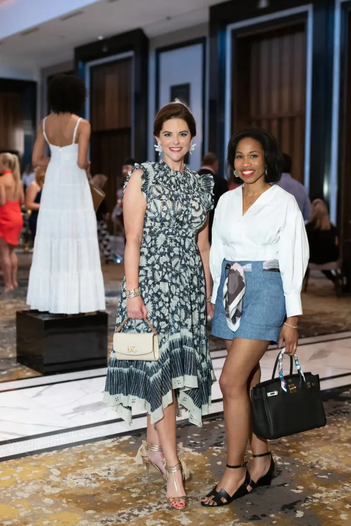 Ann Ayre and Rozlyn Bazzelle Mitchell at the Theorem Sauvignon Blanc party at the Post Oak Hotel  (Photo by Daniel Ortiz)