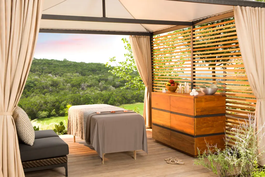 Loma de Vida Spa & Wellness include cabanas overlooking the incredible scenery. (Photo by La Cantera Resort and Spa)