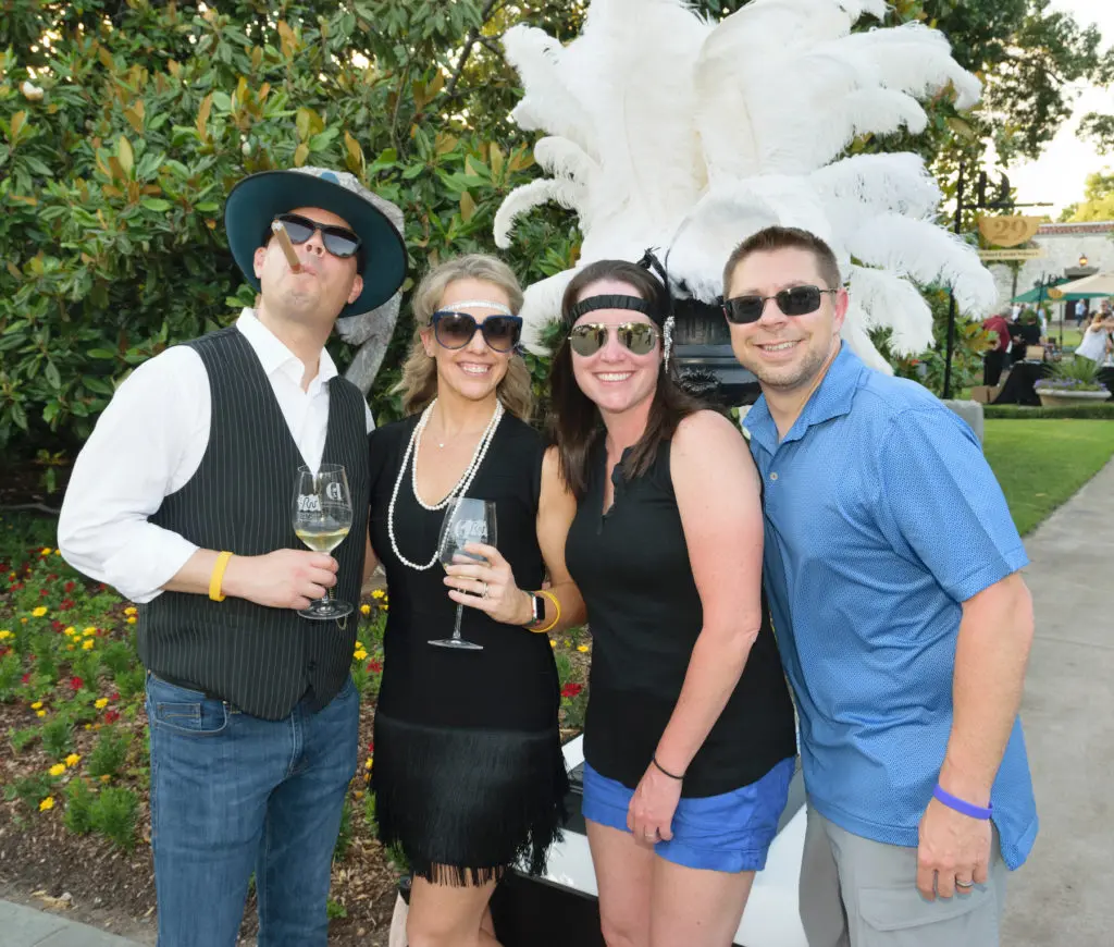 David and Sarah Fitzgerald, Jason and Rebecca Hussey (Photo by Dallas Arboretum/Steve Foxall)