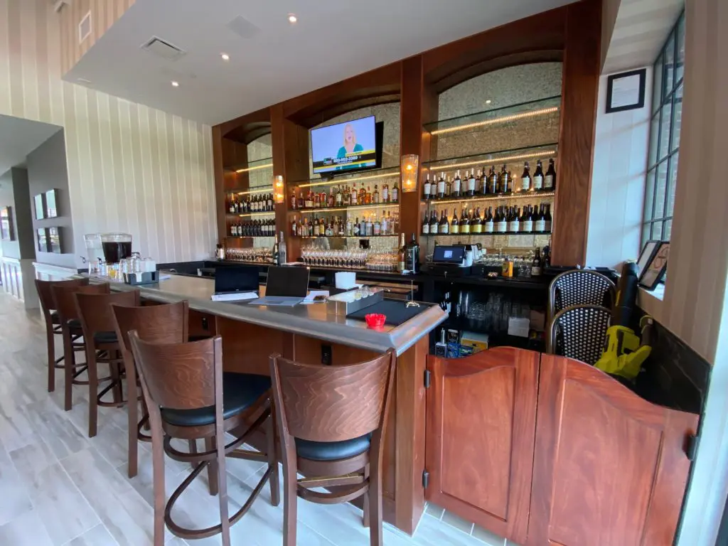 The cozy bar at NoPo Café, Market & Bar on North Post Oak is sure to be a popular watering hole for the neighborhood. (Photo by Shelby Hodge)