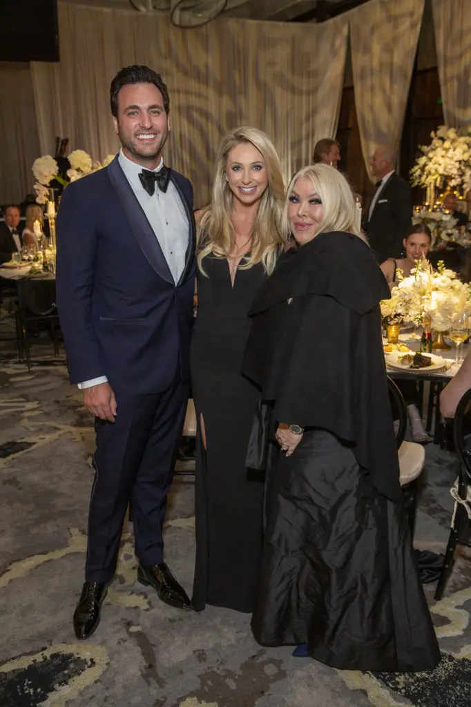 Lane & Chita Craft, Lara Bell