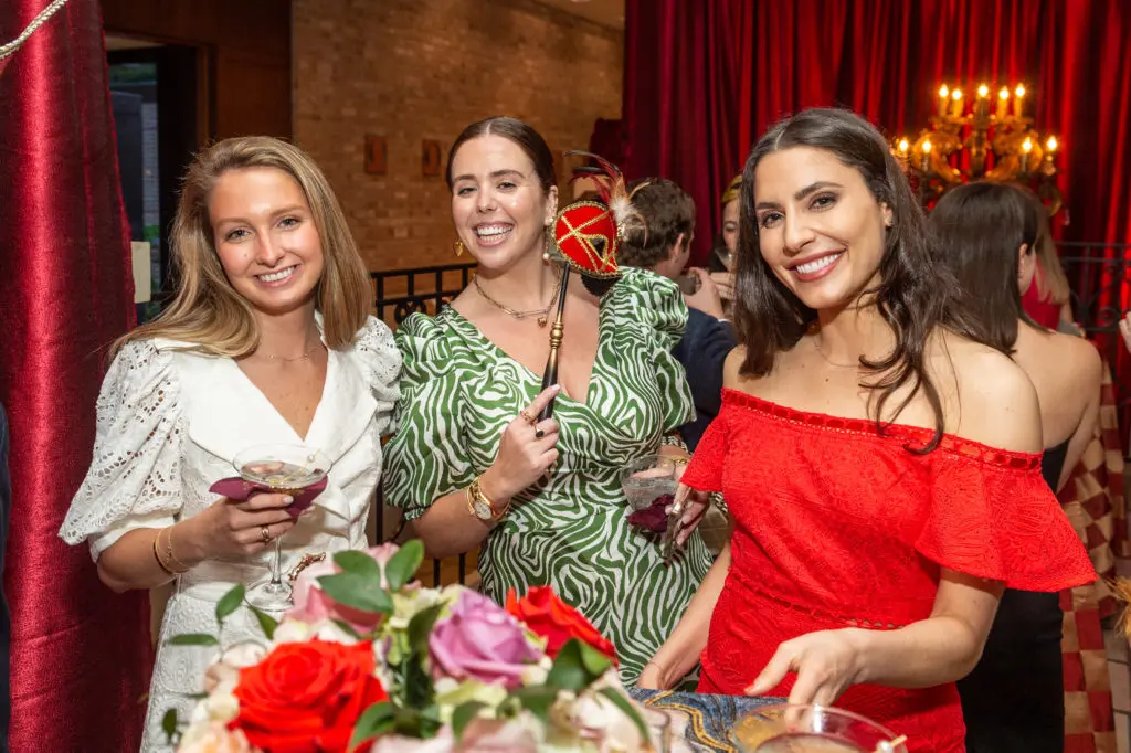 Catherine Montague, Gillian Sarofim, Anne Marie Soza at the Young Friends of Save Venice party at Rice University's Cohen House. (Photo by Fulton Davenport/ PWL Studio)