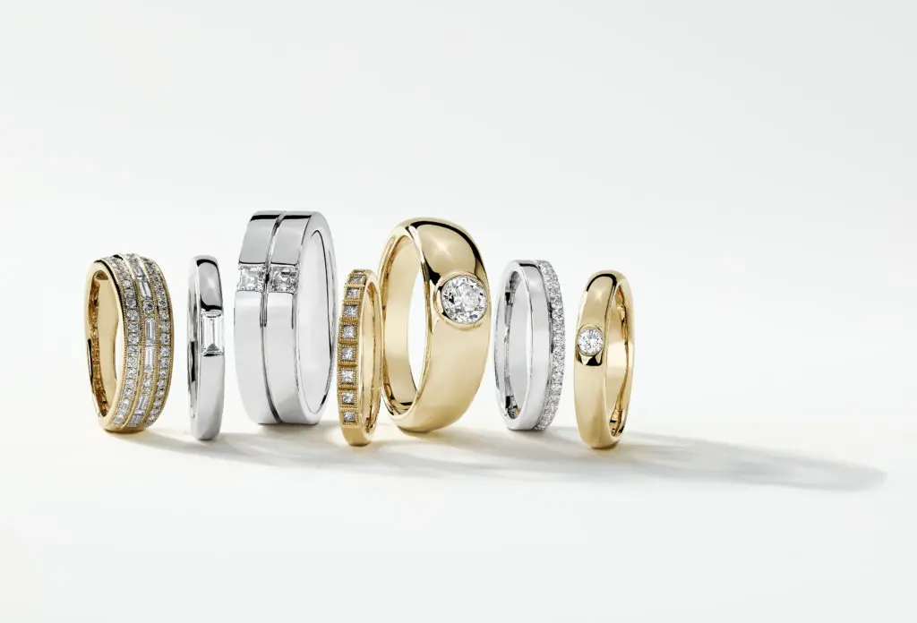The rings capture all the glamor and sparkle, fit for every taste.  