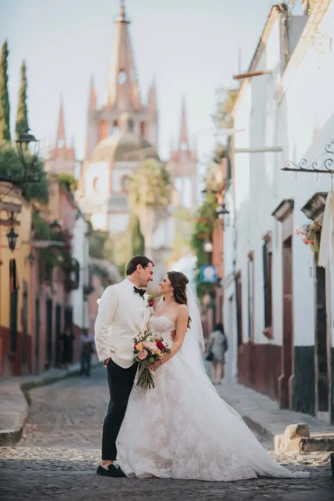 Elizabeth Adams and Chap Bernet’s Nuptials Capture the San Miguel de Allende Spirit