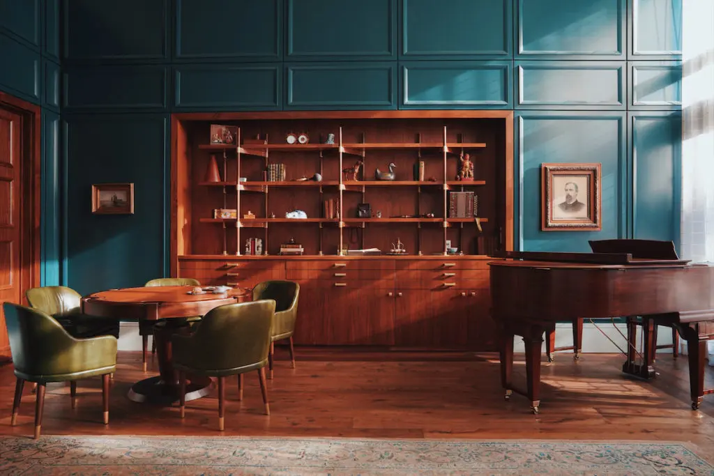 Staying a the Perry Lane Hotel in Savannah, Georgia is like spending the night at a museum — with craft cocktails.