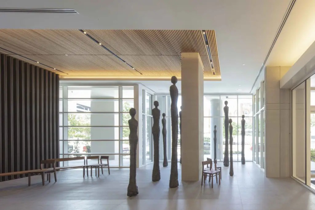 The Victor lobby features all kinds of art, including this arresting sculpture. (Photo by  Eric Laigne)