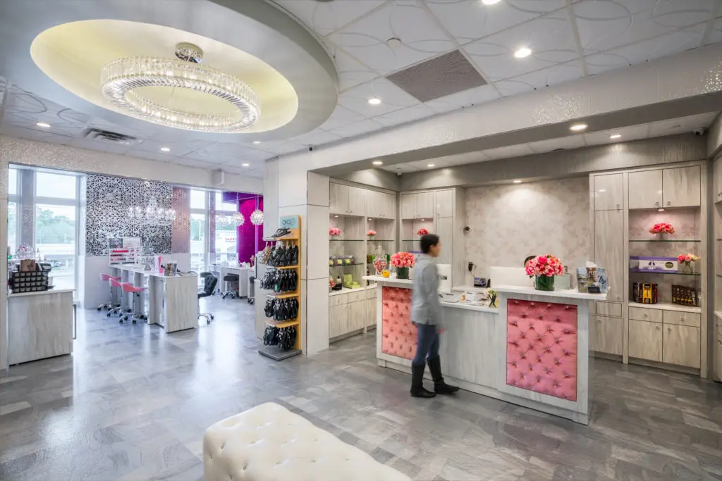 Set sail for the most artful nails at Isle Pedi Spa.