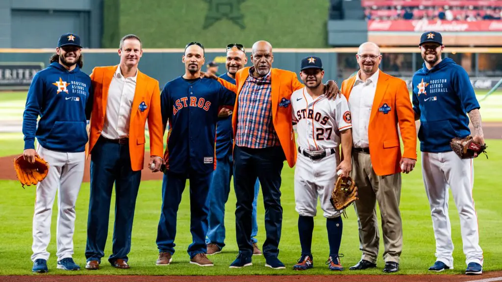 Lance McCullers Jr.,Roy Oswalt, Cesar Cedeno (center in orange jacket) and his sons, Jose Alutvue and Billy Wagner enjoyed a Hall of Fame moment at Minute Maid. (@astros)