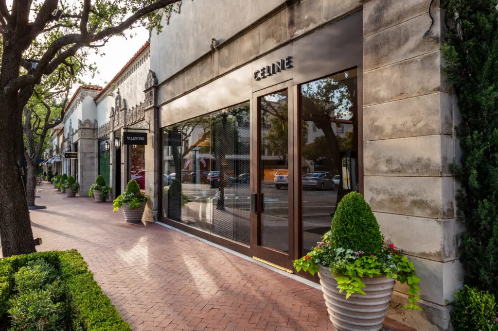 Jet Set Must-Haves From Highland Park Village — Your Guide to One More Summer Getaway