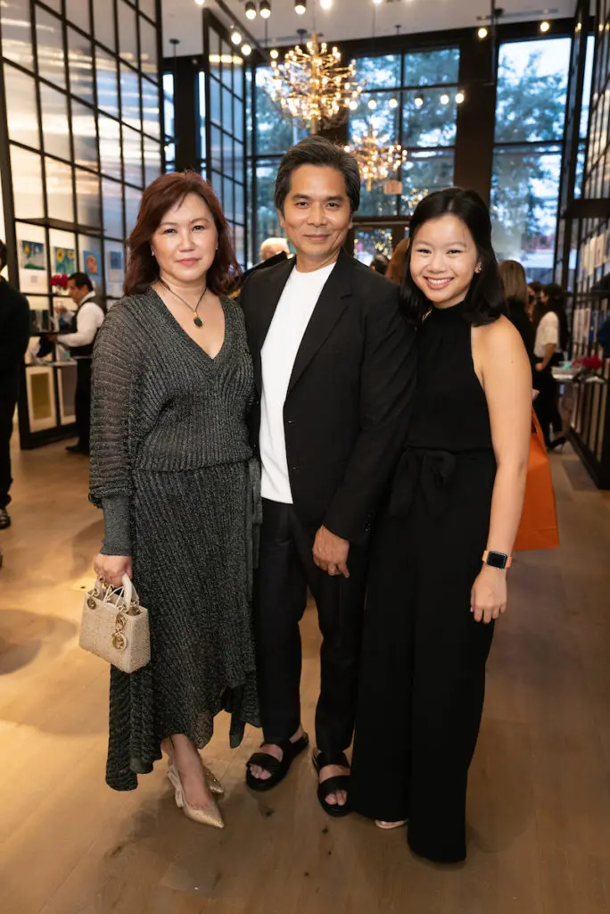 Tammy & Wayne Nguyen, Julia Nguyen (Photo by Daniel Ortiz)
