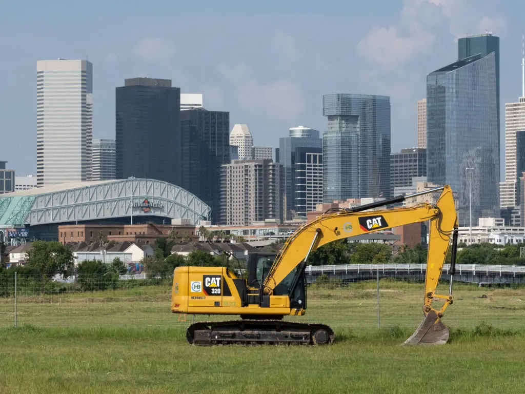 The construction is underway at the city changing East River site. (Photo by F. Carter Smith)