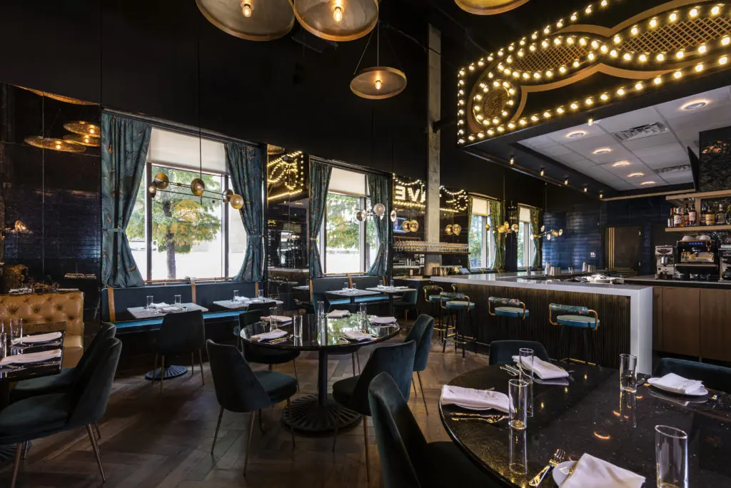 Georgia James Tavern, located on the ground floor of Market Square Tower, was designed by Houston-based Nest Interior Design Group with a nod to the Art Deco décor of the existing building. (Photo by Claudia Casbarian)