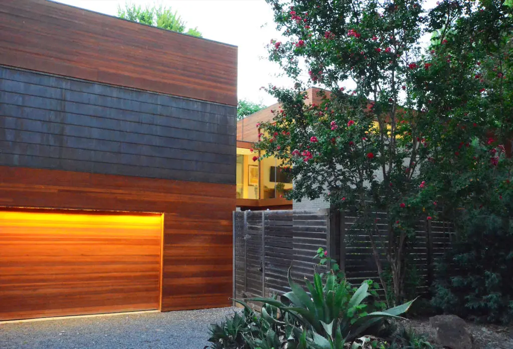 A Lyre Lane home by James E. Manning (photo by Carmen Marenco)