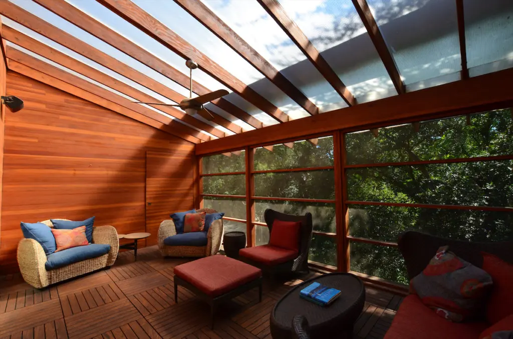 A Lyre Lane home by James E. Manning (photo by Carmen Marenco)