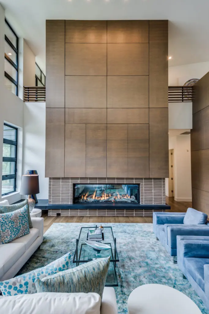A home on Strait Lane by DGA Douglas Guiling (photo by Shoot2Sell)