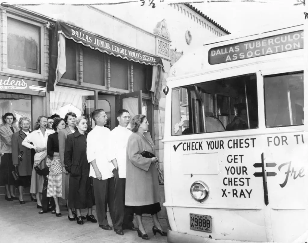 The Junior Leagur of Dallas offered free x-rays for tuberculosis during the Tuberculosis Project in 1947. 