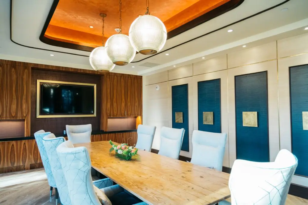 Residents may reserve the state-of-the-art conference room for meetings. 