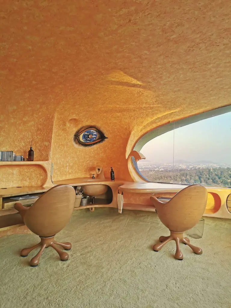 Javier Sanosiain's studio. (Photo by Pia Riverola and Arquitectura Orgánica)