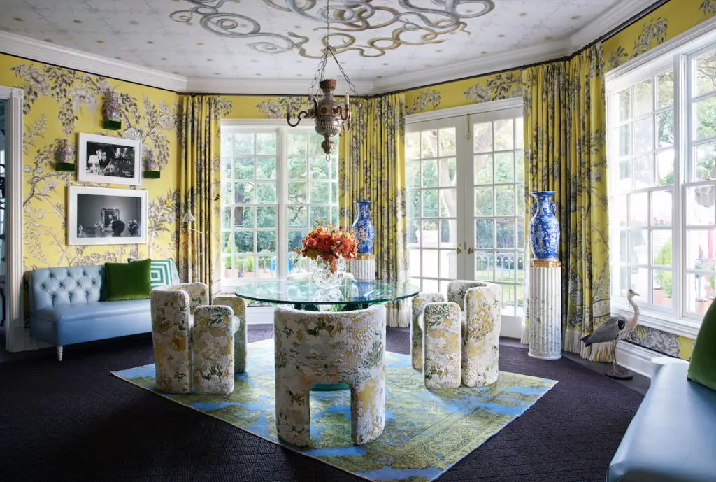 A morning room by Dennis Brackeen Design Group (Photo by Stephen Karlisch)