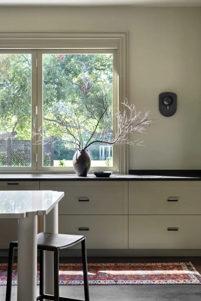 A Georgian-style kitchen by Studio 6F (Photo by Aimée Mazzenga)