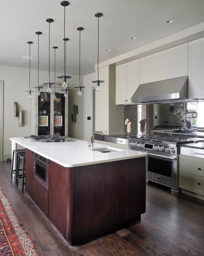 A Georgian-inspired kitchen by Studio 6F (Photo by Stephen Karlisch)
