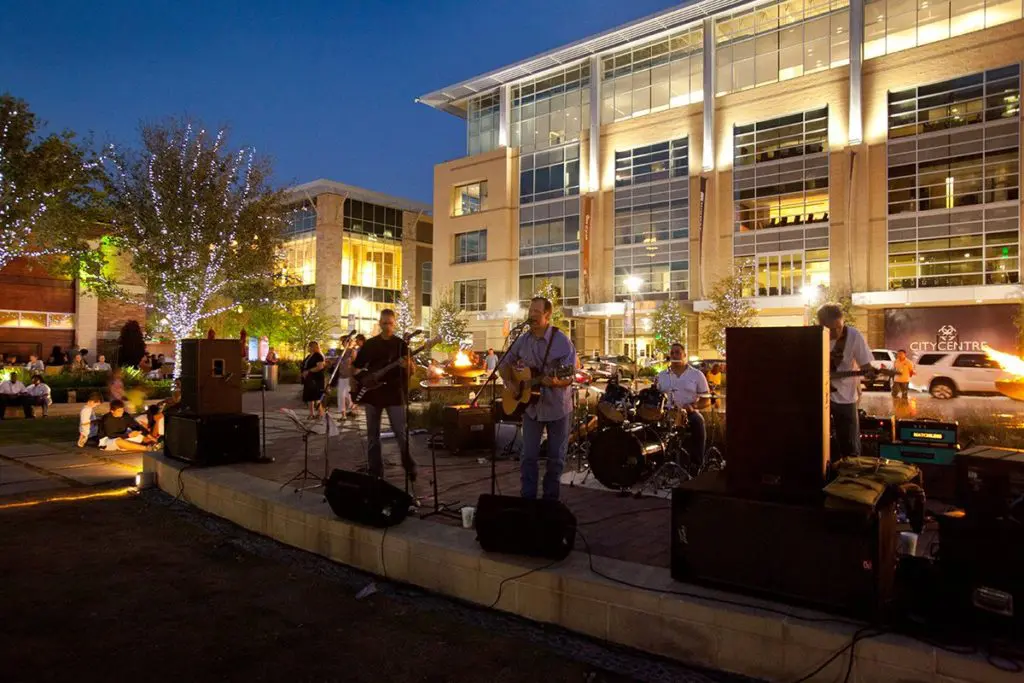 The weekends are full of music this fall in CUTYCENTRE.