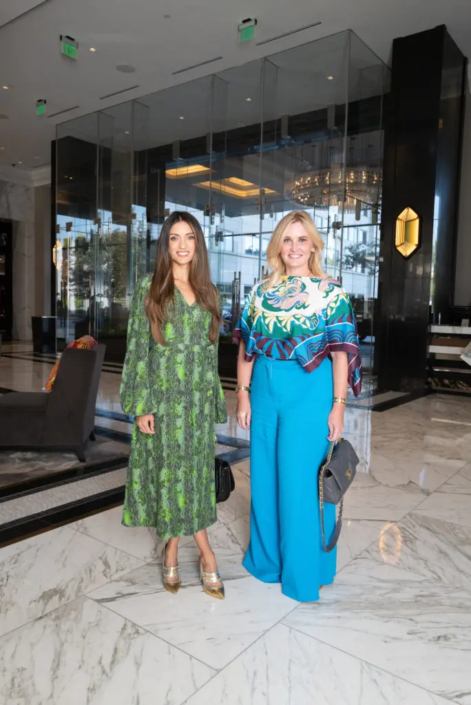 Iris Shaftel, Jennifer Allison at the Tootsies Oscar de la Renta presentation at The Post Oak Hotel. (Photo by Daniel Ortiz)