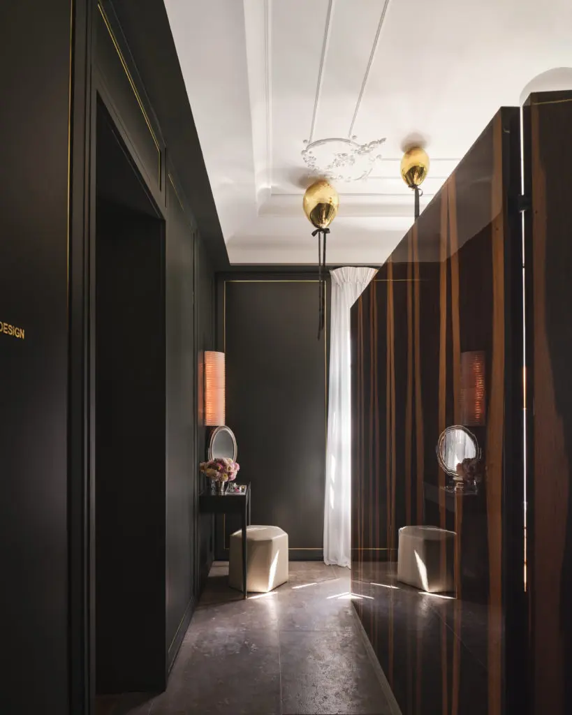 A soothing master bathroom by Brant McFarlain. (Photo by Stephen Karlisch)