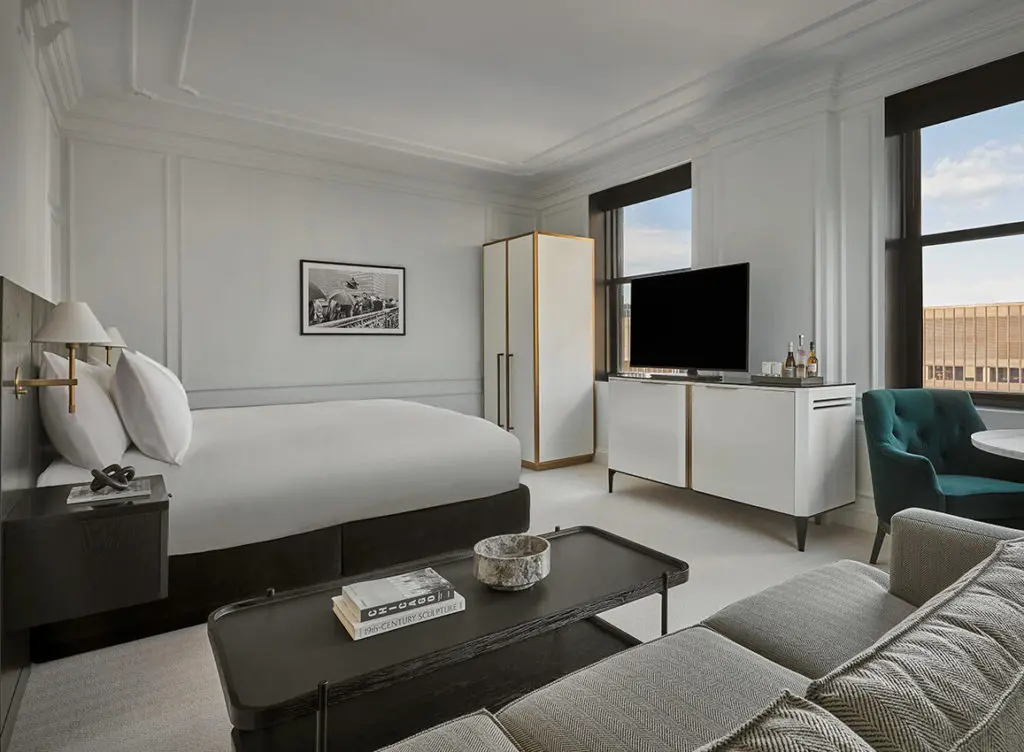 Pendry Chicago's completed renovated rooms offer travelers the plush elegance they crave. (Photo courtesy of Pendry Chicago)