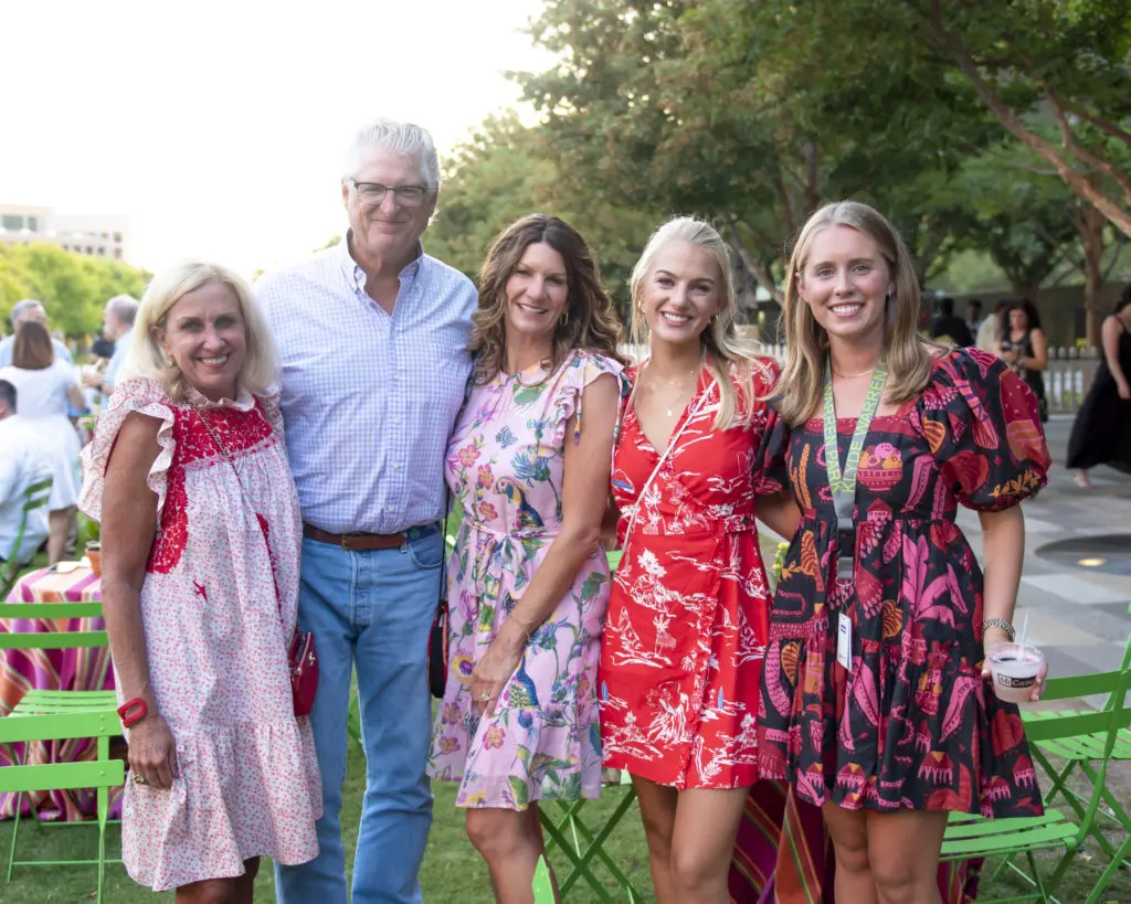 Penny Reid, Tom Nolan, Jennifer Neuhoff, Lizzie Neuhoff, Sydney Helbing (Photo by Tamytha Cameron)