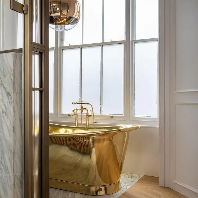 William Holland is a legendary name, and creates some of the most coveted copper baths one can find.