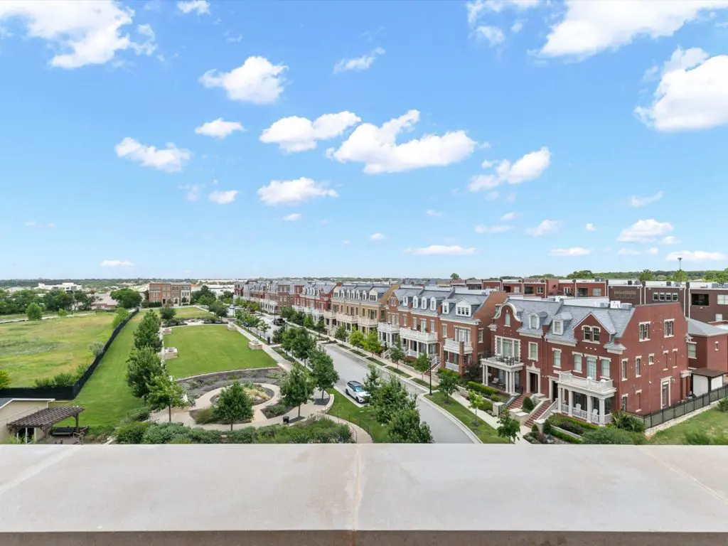 Take in the views views of Lake Grapevine and the Brian R. Stebbins Memorial Park from Parkview's rooftop deck.