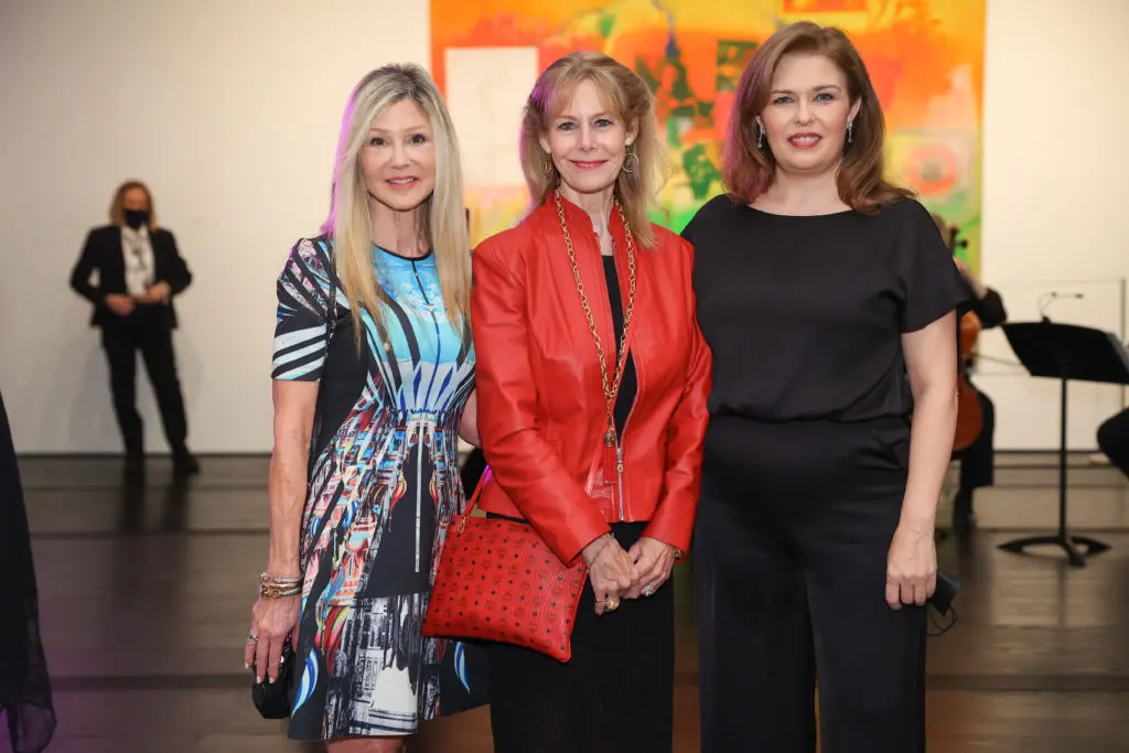 Patti Murphy, Cheryl Byington, Rene Chapman- Wood at the De Beers Jewellers celebration of its Reflections of Nature collection at The Menil Collection. (Photo by Johnny Than)