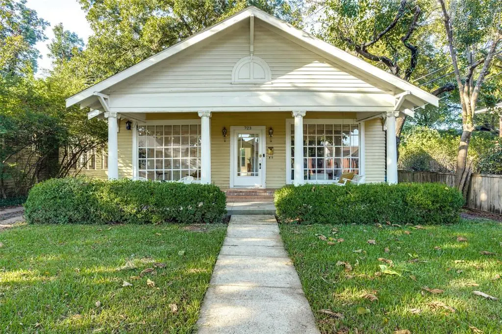 723 Dumont Street in Old East Dallas