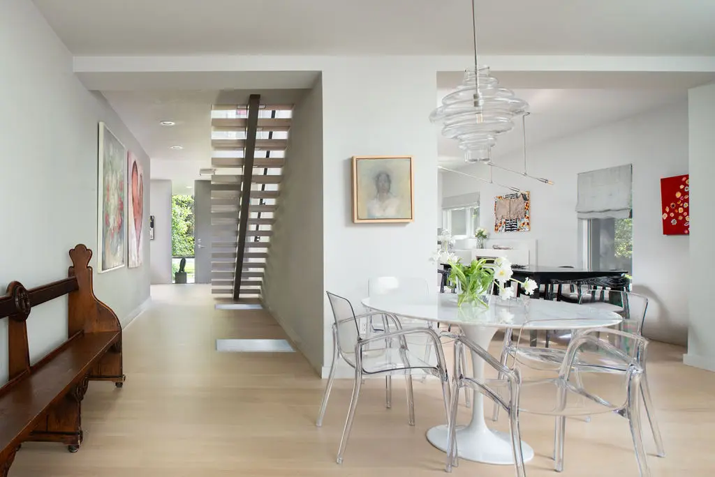 A Clearview residence offers energy-efficiency and hidden gardens. (Photo by Tobin Davies Photography)