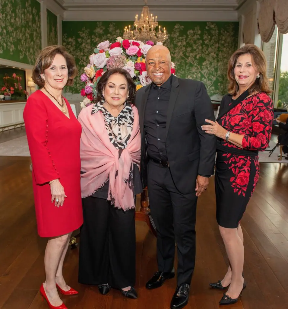 Franelle Rogers, Rose Cullen, J.R. Martinez, Cathy Brock at the Houston Hospice Spirit Award Dinner.  (Photo by Jacob Power)