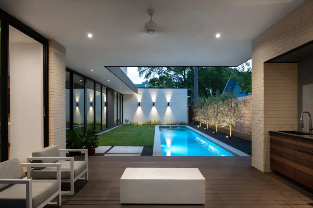 Jackson Residence by studioMET architects, Jackson Residence 1116 Jackson Boulevard, Houston, TX 77006 (Photo by Luis Ayala)