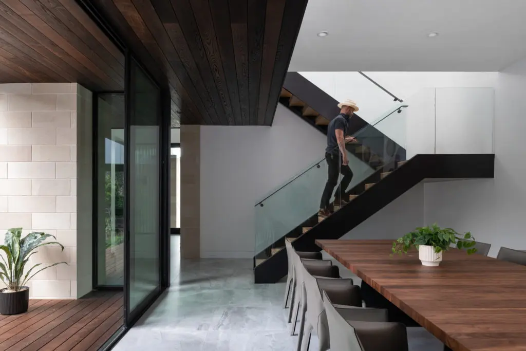 studioMETS Architects house at 2325 Tangley Street (Photo by Luis Ayala)
