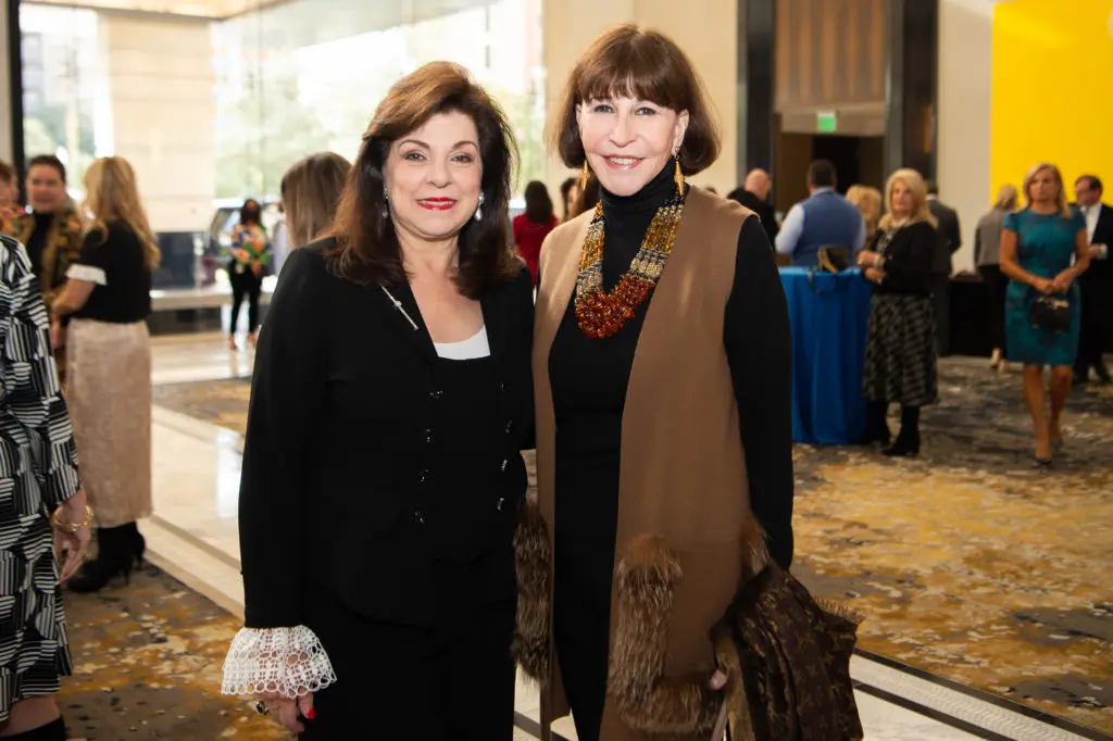Laura Ward and PaperCity's Shelby Hodge who served as emcee at the Houston Children's Charity 25th anniversary luncheon. (Photo by Michelle Watson, catchlightgroup.com)