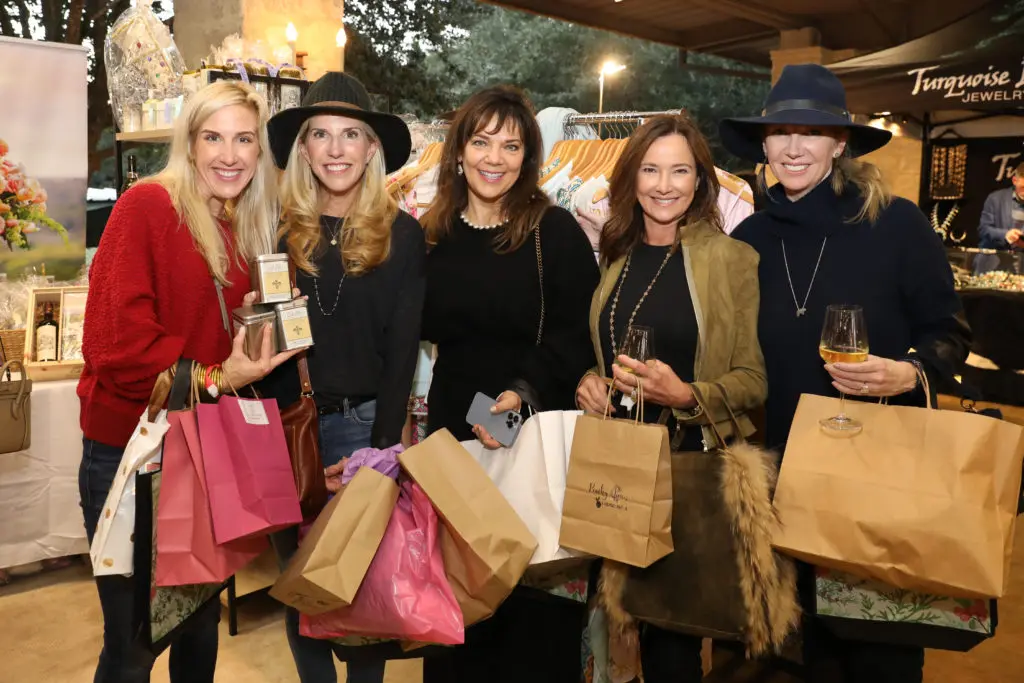 Swank Clubs at Houston Oaks Turn Up the Holiday Magic With a Market, Cocktail Party and More