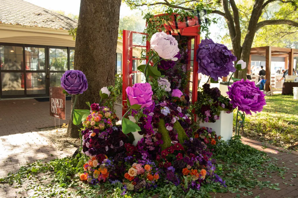 The floral fantasy selfie station created by GRO Design for PaperCity