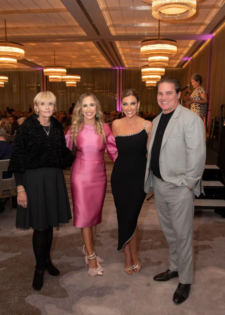LeAnn Rimes Caps Off a Touching Tribute at the Glamorous Texas Trailblazer Awards