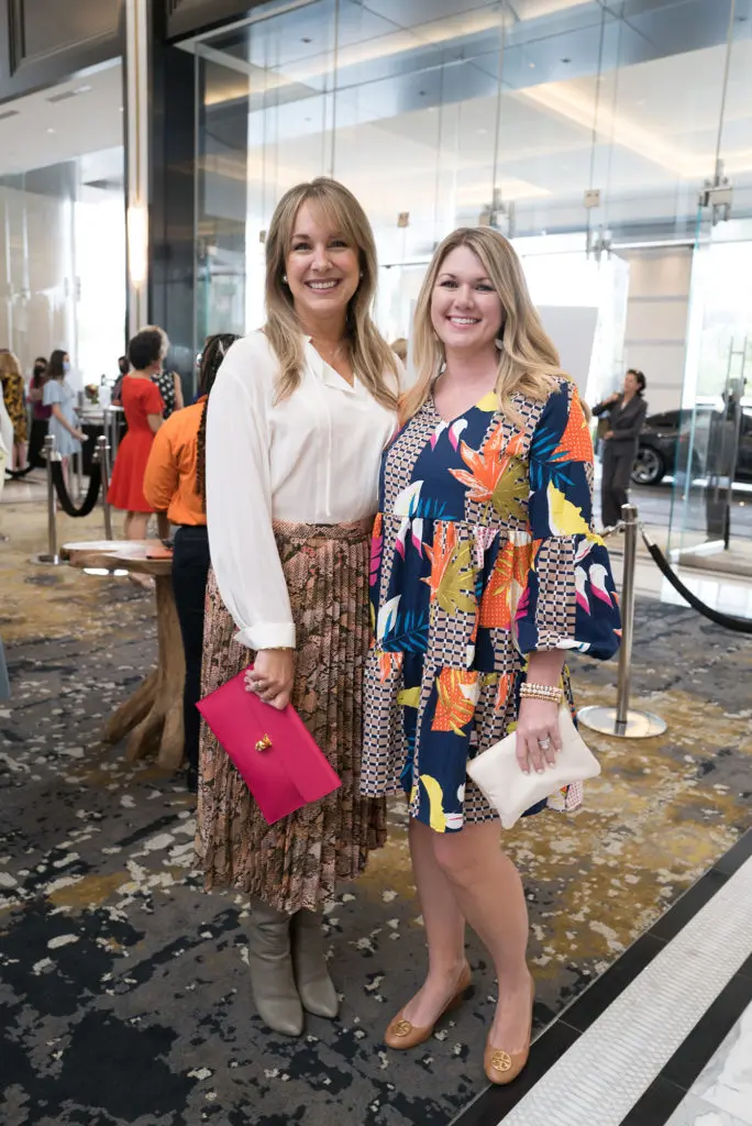 Elaine Balagia, Shauna Huffington at the Power of Literacy luncheon. (Photo by Daniel Ortiz)