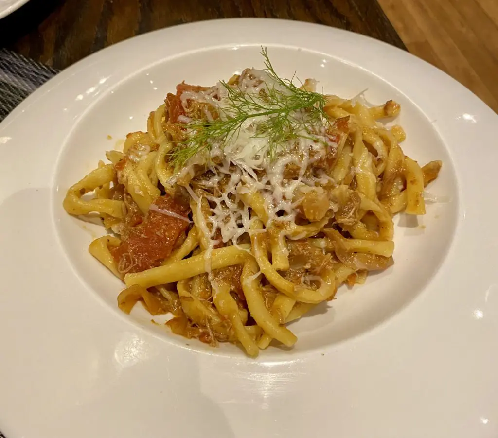 The bucatini at Beckley 1115 is made with pork ragu, fennel and leak. (Photo by Megan Ziots)